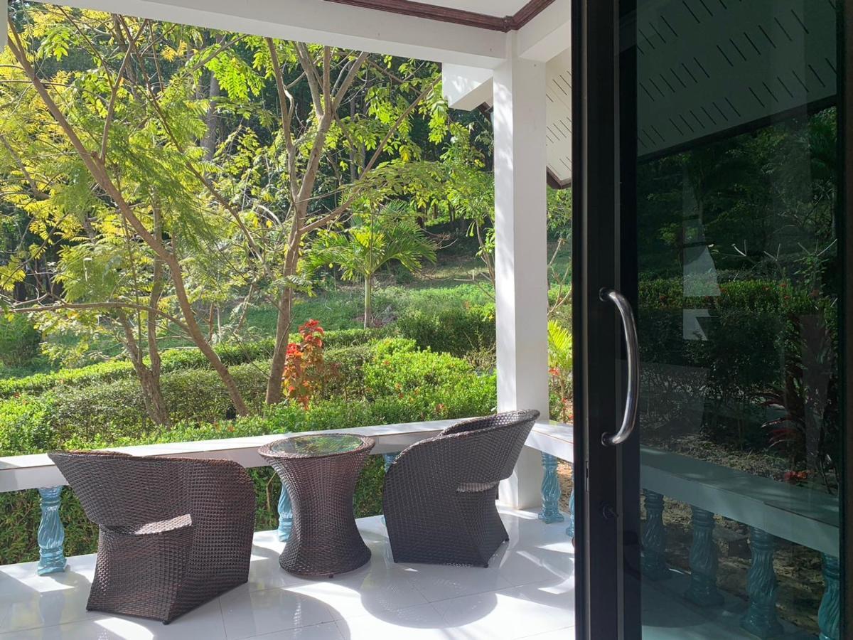 Koh Jum Ville Resort Extérieur photo