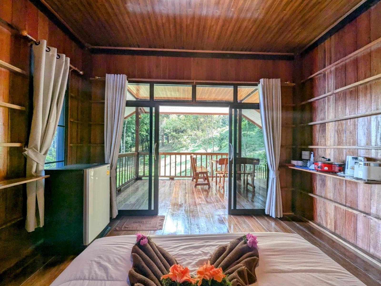 Koh Jum Ville Resort Extérieur photo