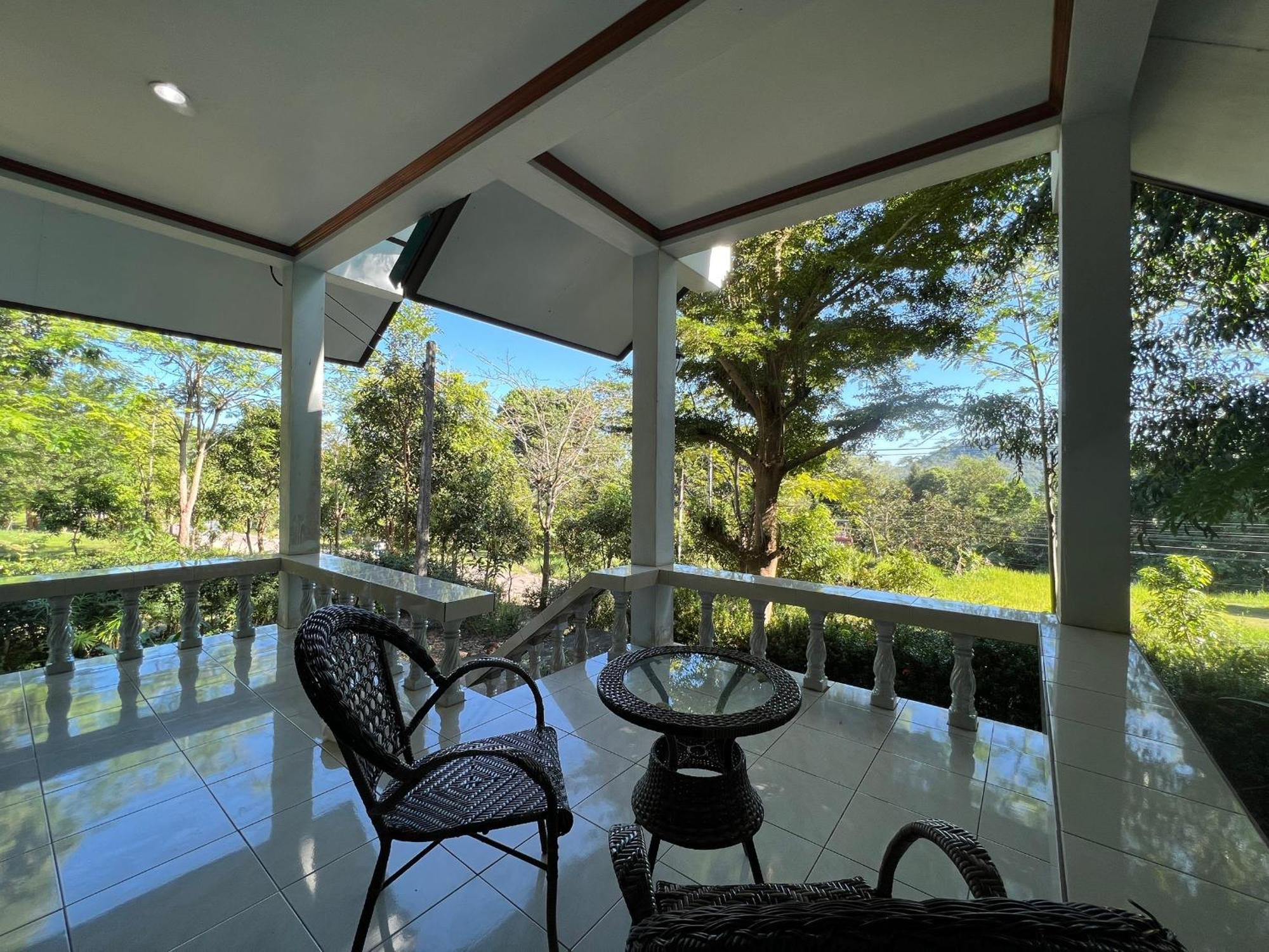 Koh Jum Ville Resort Extérieur photo